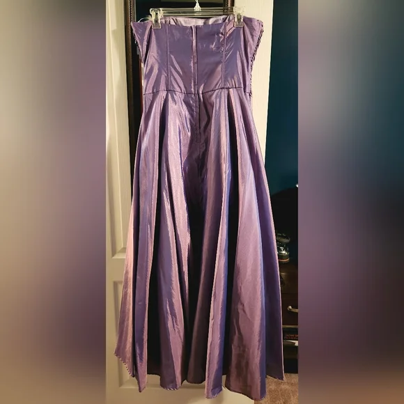 Vintage Scott McClintock Millenium 2000 - Strapless Iridescent Purple Gown - Picture 2 of 4